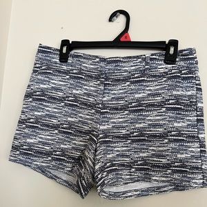 Gorgeous KATHERINE BARCLAY Knit Shorts Size 6.